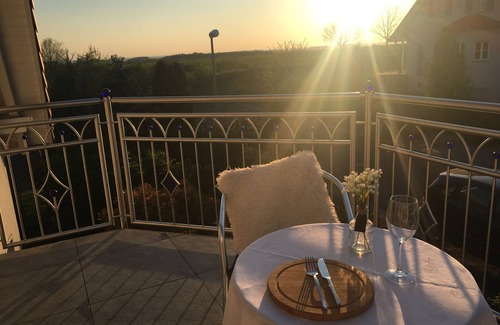 Oberschwarzach Apartment | Modernes großzügiges Appartement mit Fußbodenheizung und Balkon