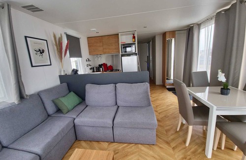 Oostkapelle Ski Chalet | Modernes, Junges Chalet mit Terrasse. Haustierfreundlich!