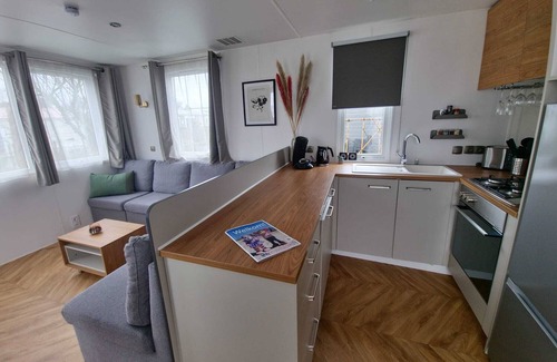 Oostkapelle Ski Chalet | Modernes, Junges Chalet mit Terrasse. Haustierfreundlich!