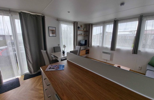 Oostkapelle Ski Chalet | Modernes, Junges Chalet mit Terrasse. Haustierfreundlich!