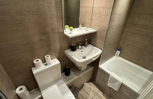 Preston Apartment | ModernFlat 5 Min From Wembley| 30 Min from London