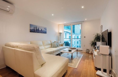 Vauxhall Apartment | Modernist Wharf, by Veeve