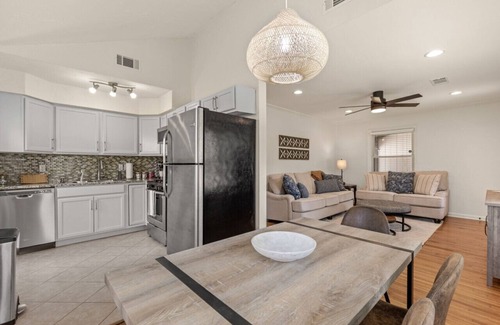 Turner Park House | ModernNest-KS Bed| Fire Pit Near TU Expo Downtown