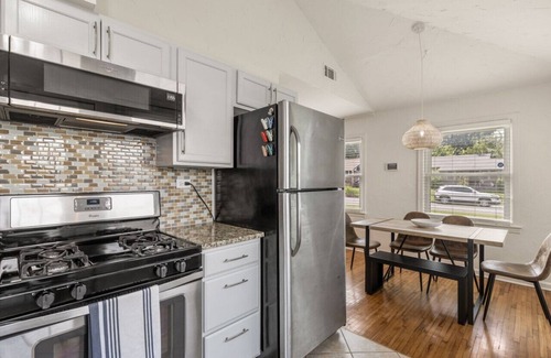 Turner Park House | ModernNest-KS Bed| Fire Pit Near TU Expo Downtown