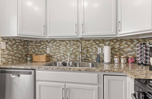 Turner Park House | ModernNest-KS Bed| Fire Pit Near TU Expo Downtown