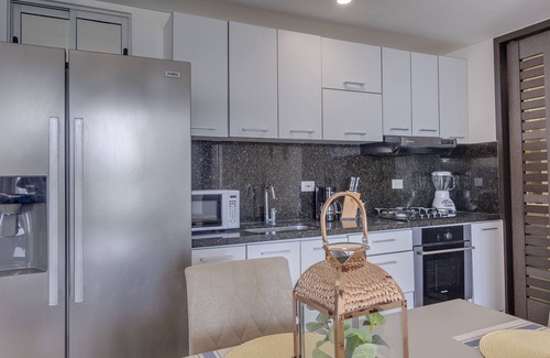 Bocachica Apartment | Moderno Apto de Lujo en Frente de la Playa, 5 Minutos del Centro Historico!