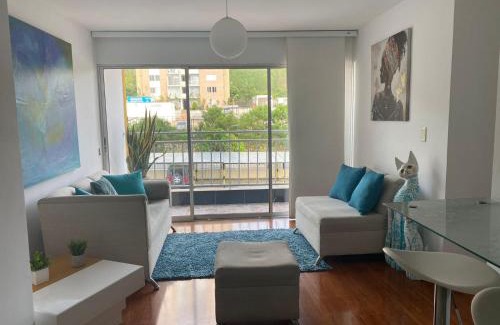 Los Patios Apartment | Moderno apartamento con wifi y piscina, ideal para teletrabajo o descanso en familia