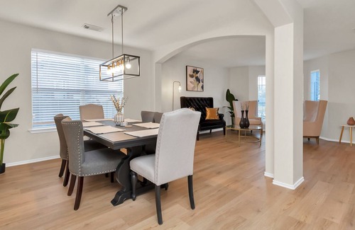 Spring House | ModerNova - stay in comfort & style - a perfect getaway