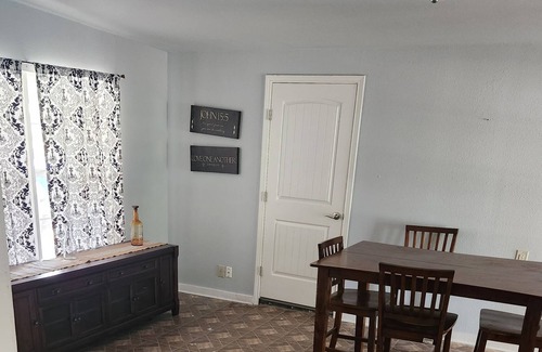 San Antonio House | Modest home
