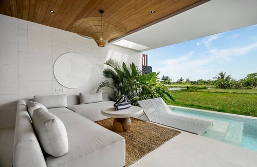 Sayan Villa | Modish Green Flow Villa 10