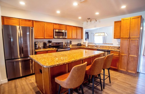 South Scottsdale House | MODLux Old Town Sleeps 10 HotTub+Pool table+Fire pit