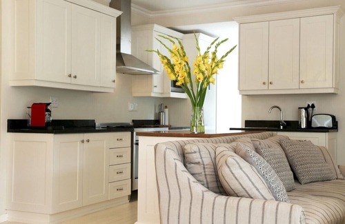 Eastcliff House | Moffat Street Gem | Near Town Centre | Pool | Pets