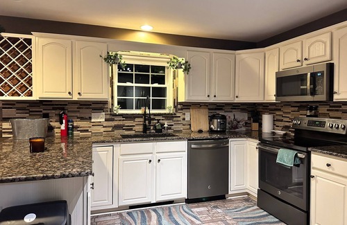 Albrightsville Villa | Mohawk Kudil in Poconos !Njoy Your spring with Hot Tub, Private Pool & Game Room