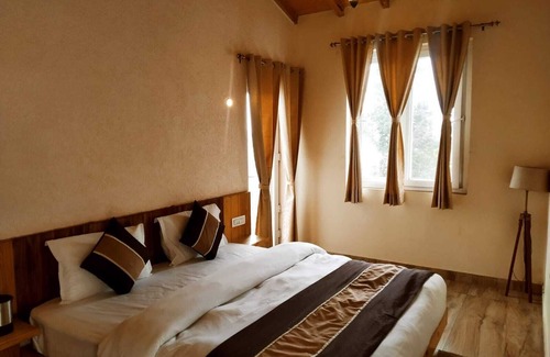 Bhimtal Hotel | Mohini's Lakeview Cottages