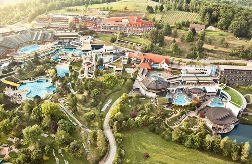 Loipersdorf bei Fuerstenfeld House | Mohnblumenzimmer - 1 Nacht Inkl. Therme - Thermenhotel Vier Jahreszeiten