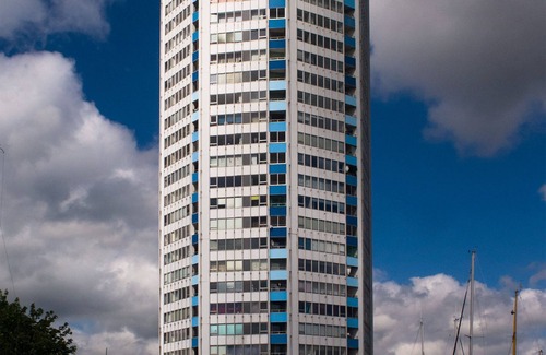 Schleswig Apartment | Moin Moin and welcome to the Wikingturm with a view of the loop .