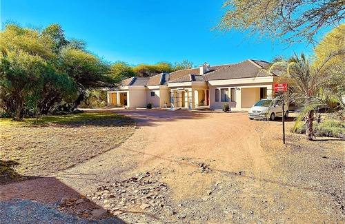 Gaborone Bed & Breakfast | Mokolodi Hide out