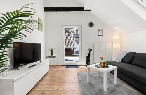 Bachviertel Apartment | MOLA Apartments-Charmante Ferienwohnung im Herdecke Zentrum für 3 Personen-große Dachterrasse-Grill-Gratis Parken-WLAN