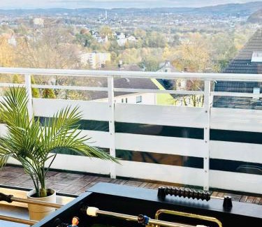 Herdecke Apartment | MOLA Apartments - Panoramablick, Balkon, 5 Pers, Bahnhofsnähe, Parkplatz