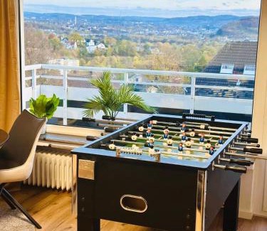 Herdecke Apartment | MOLA Apartments - Panoramablick, Balkon, 5 Pers, Bahnhofsnähe, Parkplatz