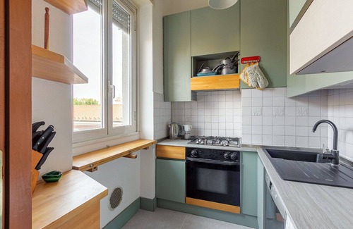 Calvairate Apartment | Molise, Spacious And Bright 1 Br Apartment By Halldis