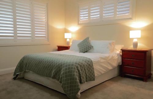 Cessnock House | Molly's on Mount View - Walk to 3 Cellar Doors