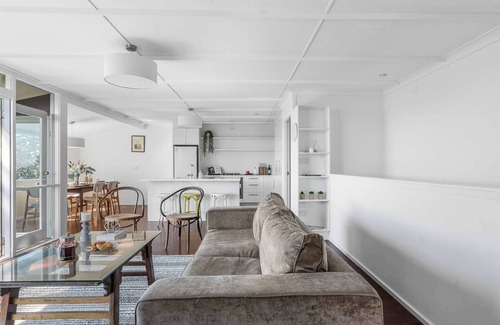 Narrawallee House | Mollymook Breeze Summ