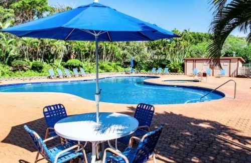 Maunaloa Condo | Molokai condo Pool/Spa, 2 bedrooms/2 bathrooms. Walking distance to the beach.