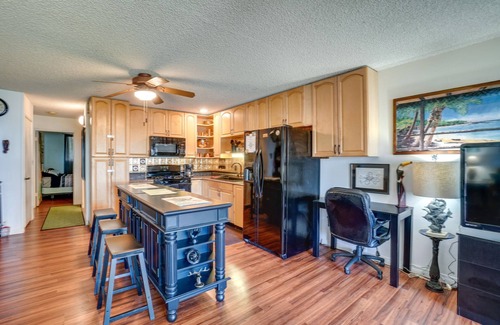 Ualapue Condo | Molokai Island Retreat w/Ocean View & Pool!
