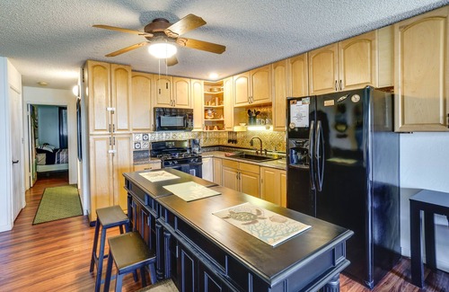 Ualapue Condo | Molokai Island Retreat w/Ocean View & Pool!