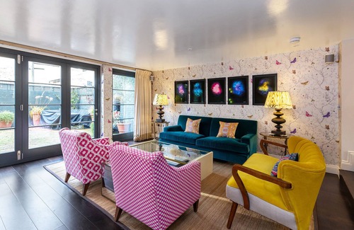 Northcote House | Moments from Northcote Road, 6min Clapham Junction, 7mins into Central London