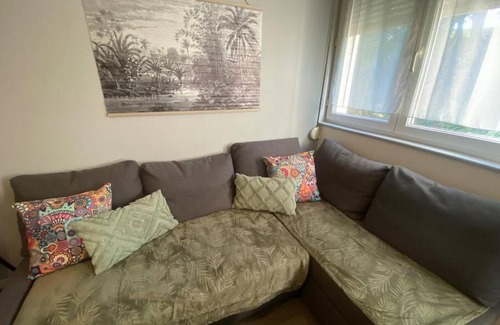 Plantieres Queuleu Apartment | Mon Paisible Rez de chaussé Metz Wifi Parking Un-Séjour-à-Part