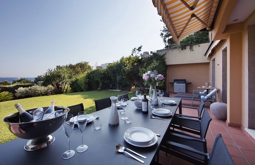 Roquebrune-Cap-Martin Apartment | Monaco Country Park 2 bed, 2 bath, garden, pool, beach apt with parking