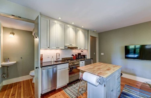 Westside House | Monaco Manor | Charleston Home w/Rooftop Deck!
