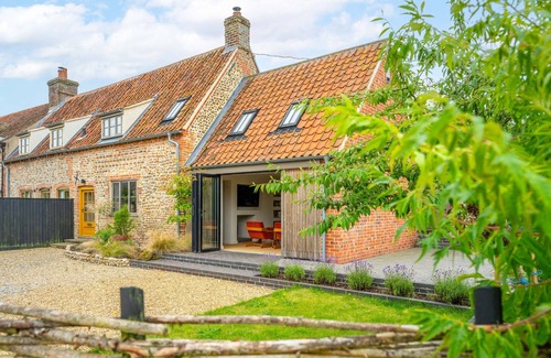 Aldborough Cottage | Monarc House (Sleeps 6) by Big Skies Holiday Cottages