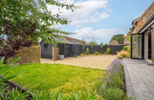 Aldborough Cottage | Monarc House (sleeps 2) by Big Skies Cottages