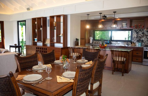 Fish Bay House | Monarch Cottage Waterfront Fish Bay, Pebble shoreline, A/C, Generator
