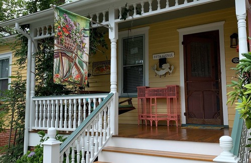 West Cape May House | Monarch Season! Pet friendly ,nWedding Party Accommodation Fall 2025