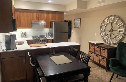 Big White Ski Resort House | Monashee Inn. @ Big White.