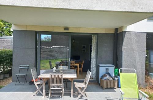 Wezembeek-Oppem House | Monastery Garden - 2 single and little rooms - bed & free breakfast - shared accomodation where landlord lives