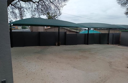 Tzaneen House | Monate things guest house