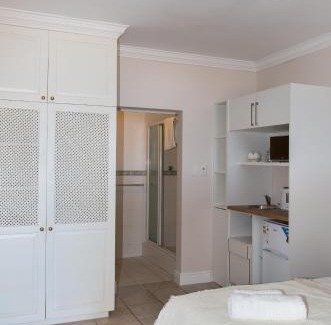 Paradise House | Moncrieff Manor