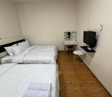 Batam House | Monde Residence Block K number 17