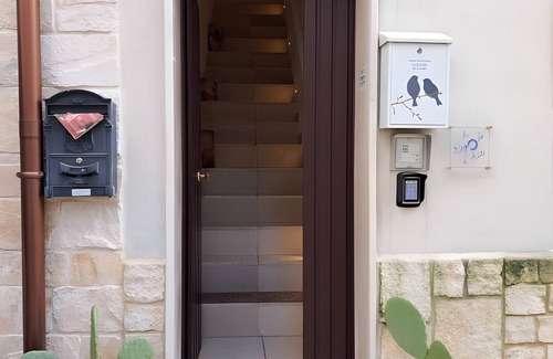 Conversano Apartment | Monet Room with Wi-Fi and Air Conditioning