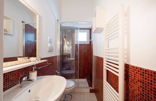 Conversano Apartment | Monet Room with Wi-Fi and Air Conditioning