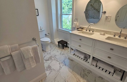 Rockport Apartment | Monhegan Suite in the Inn at Starlight Lodge