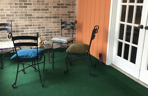 Woodfield Condo | Monica’s Hideaway Creekside @ Huntington