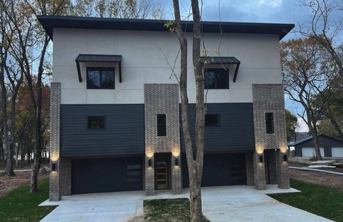 Afton Condo | MONKEY ISLAND LAKE VIEW CONDO, DECK WITH FIRE PIT+GRILL West