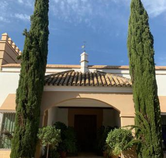 Sanlucar la Mayor House | MonKeys Apartments La Gloria Pool Sanlúcar la Mayor