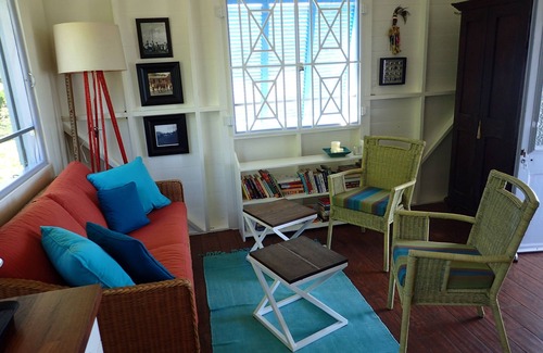 Stonyhill Cottage | Monkeys out the window!